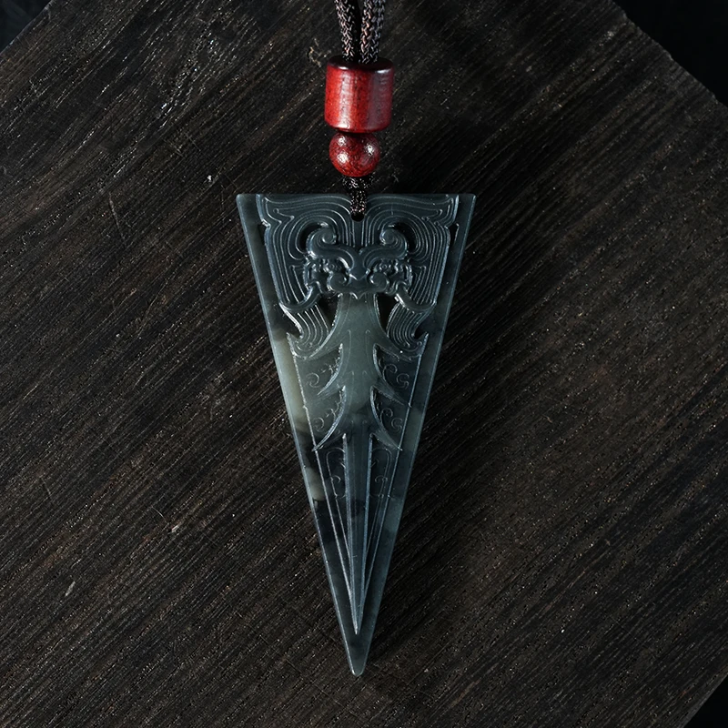 lot27 墨玉三角兽面牌/DW51229-049538 保利山东