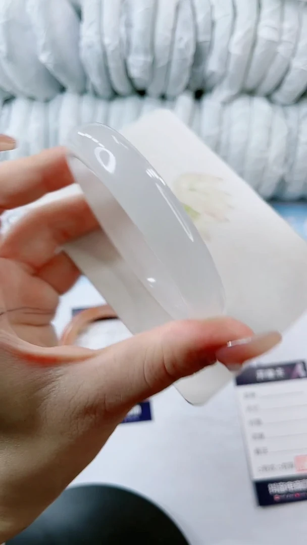 【闪购商品】石英质玉手镯未镶嵌0279989576多样性发货