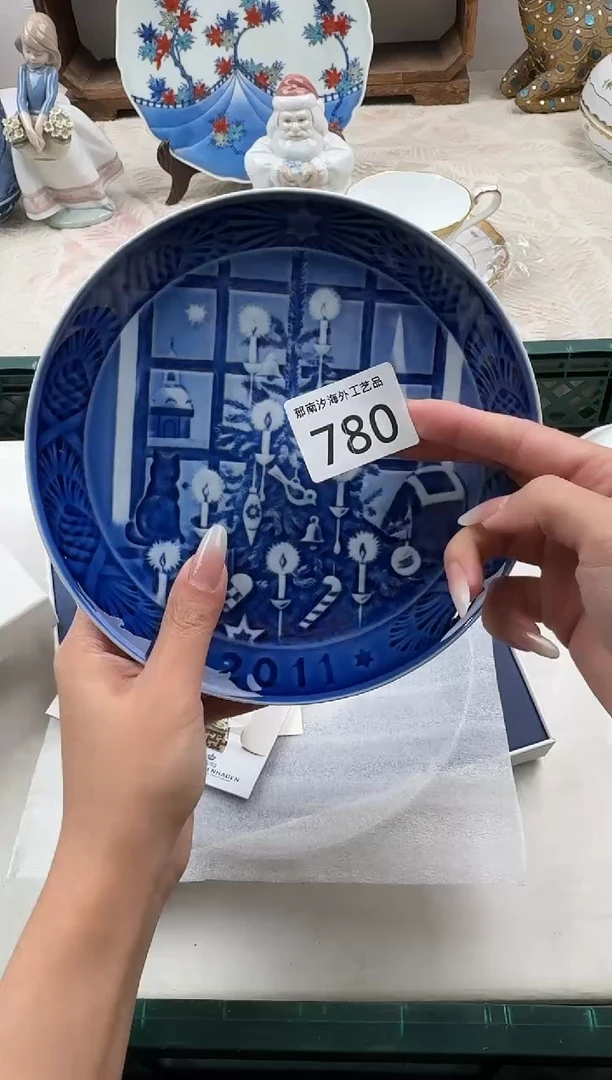 C****sF          780