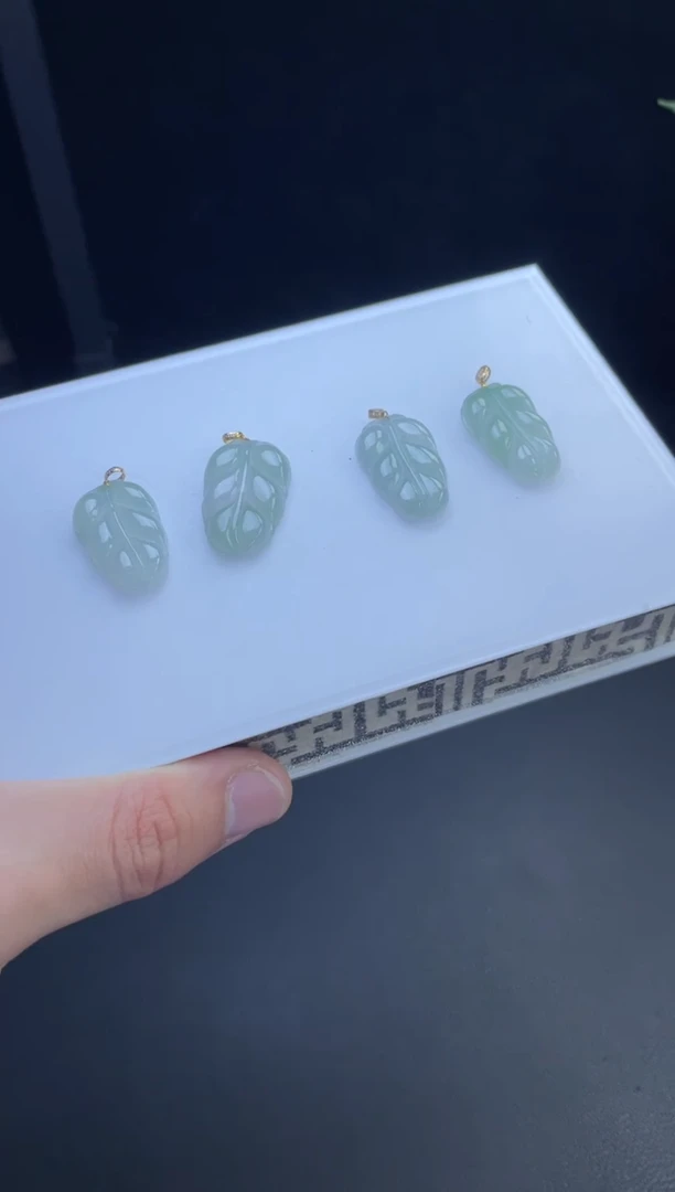 翡翠18K金镶嵌颈饰G012V0130008-多样性发一