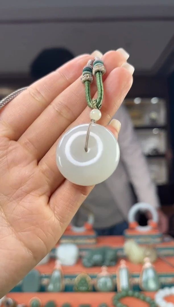 颈饰未镶嵌和田玉佩佩30mm左右