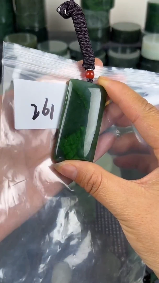 和田玉未镶嵌珠宝半成品牌子