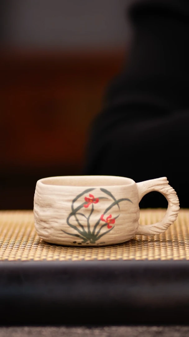 ZCY98白玉段太湖石兰花把子杯