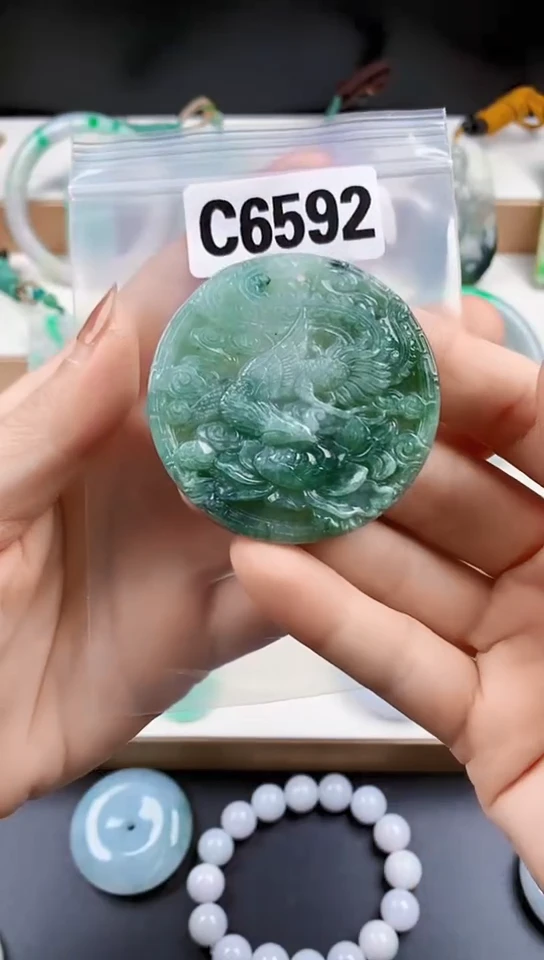 颈饰未镶嵌翡翠天然翡翠吊坠挂件