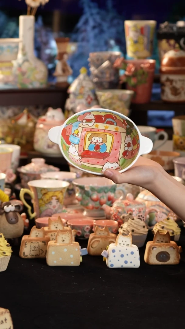 摆件陶景德镇釉下彩手绘设计师款陶瓷