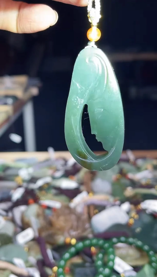 颈饰未镶嵌和田玉1