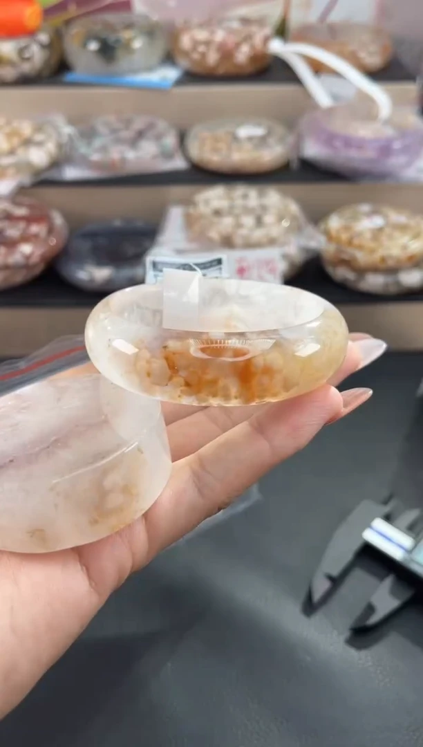 未镶嵌手镯石英质玉53