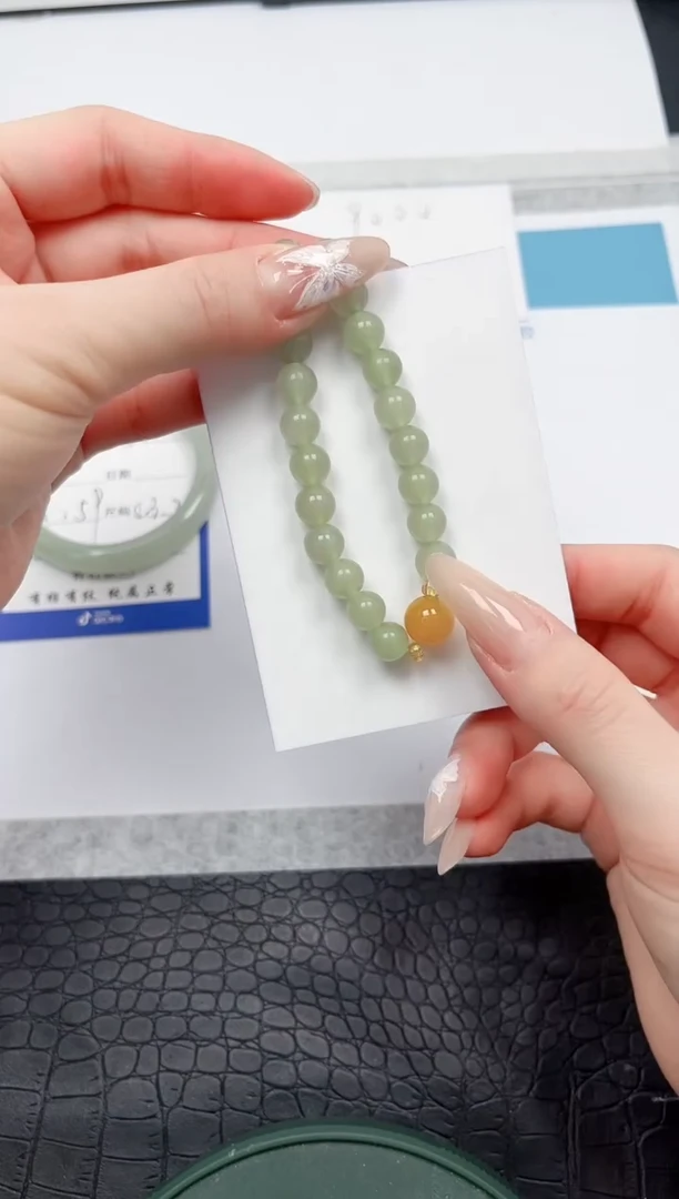 【闪购商品】石英质玉手镯未镶嵌777