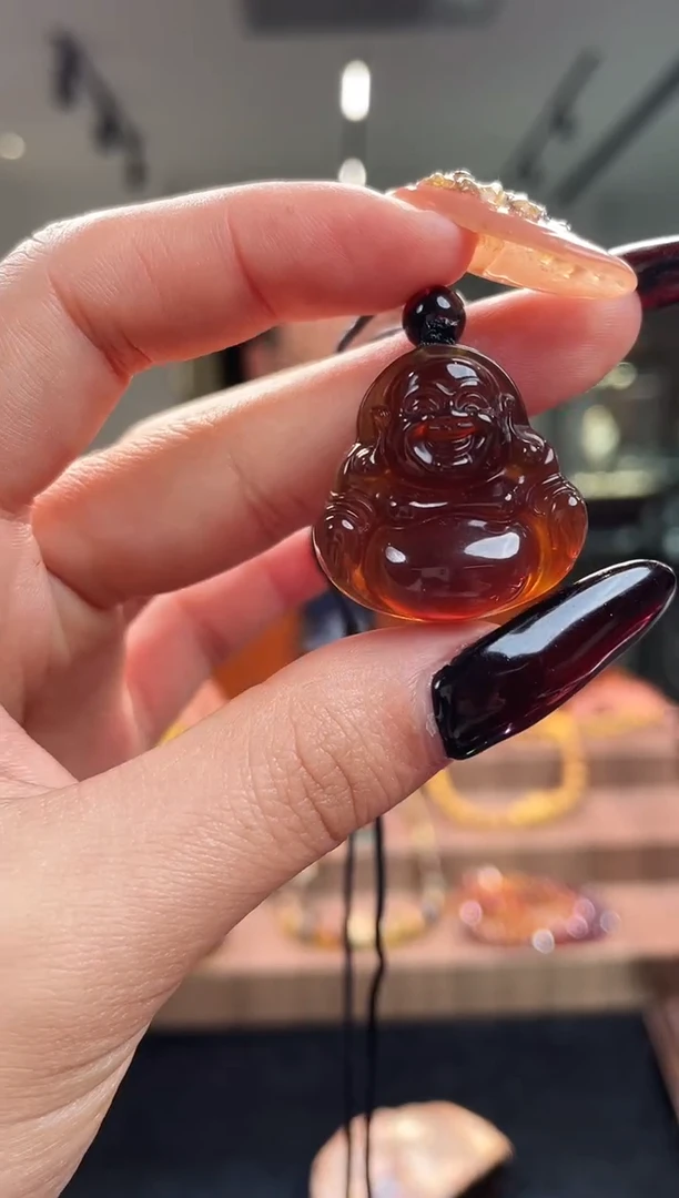 琥珀颈饰未镶嵌缅甸琥珀佛公雕刻件