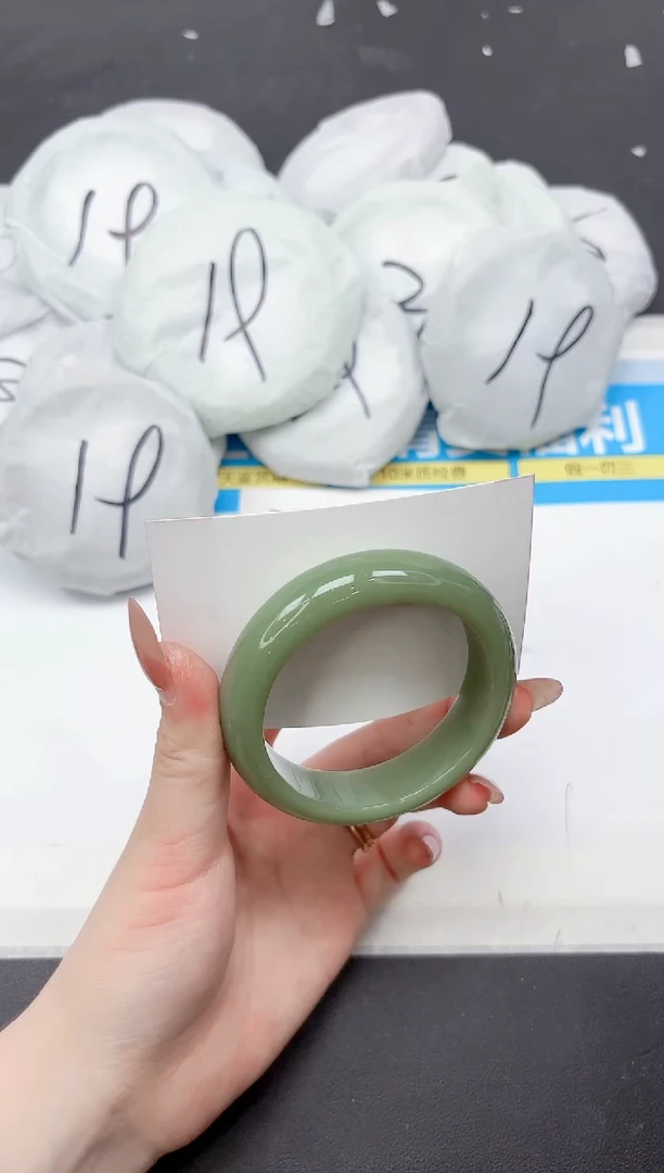 未镶嵌手镯石英质玉334-52