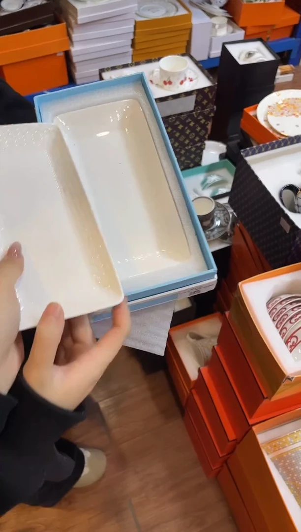 杯鸿辉家品牌瓷器，京东包邮！