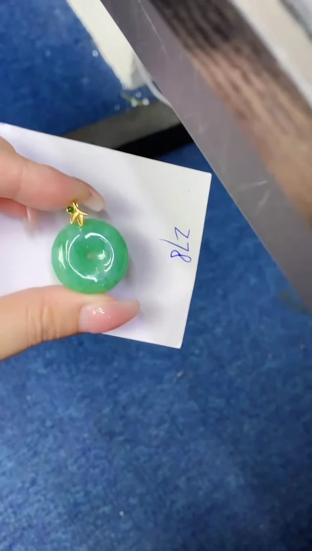 翡翠未镶嵌颈饰缅甸天然翡翠A货