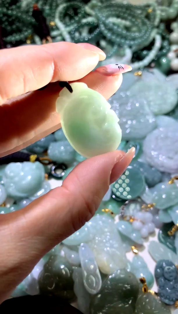 吊坠(不含链)未镶嵌翡翠1