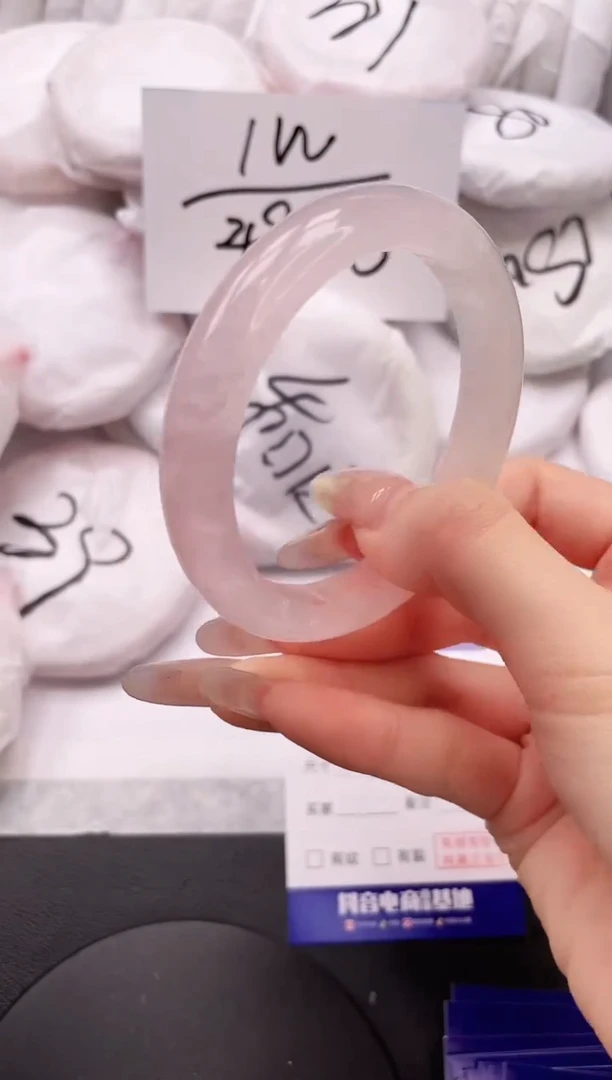 【闪购商品】石英质玉手镯未镶嵌6K56-56