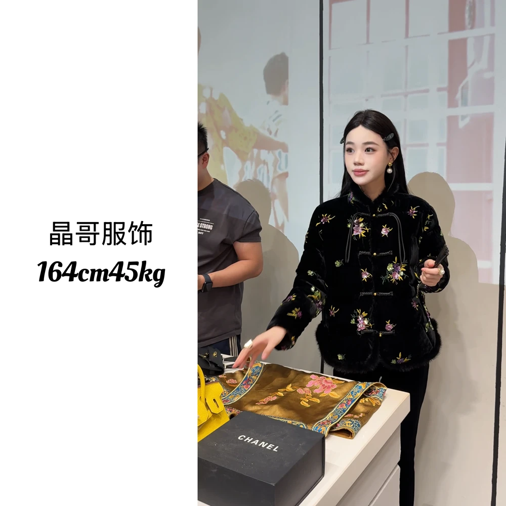 现货【初雪】新中式休闲百搭真丝丝绒亮片刺绣国风水貂毛羽绒服