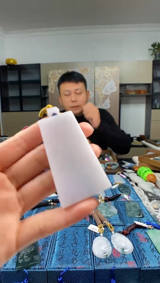 颈饰未镶嵌翡翠多样性发其一
