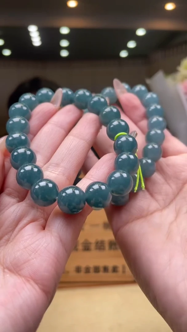 翡翠未镶嵌颈饰多样性发货 (只发一件) *A7