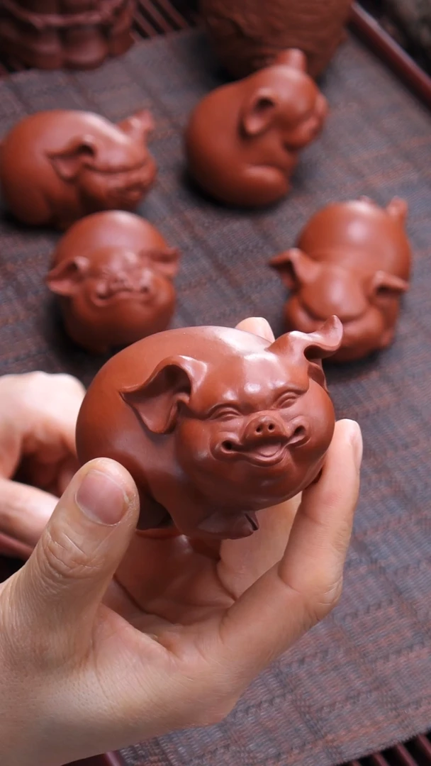 【闪购商品】紫砂茶宠子夜朱泥《五福猪》