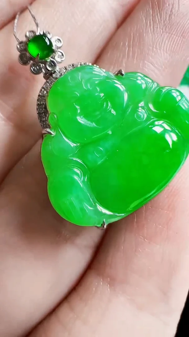 颈饰18K金镶嵌翡翠佛