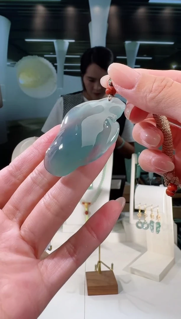 翡翠未镶嵌吊坠(不含链)形意