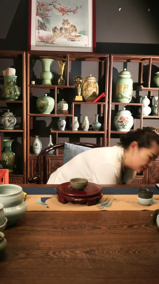 哥窑 铁胎 莲花 单杯