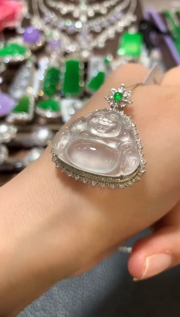 吊坠(不含链)18K金镶嵌翡翠a135