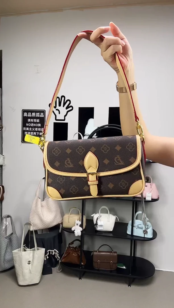 小牛皮（革）彩汐轻奢女包编号：71