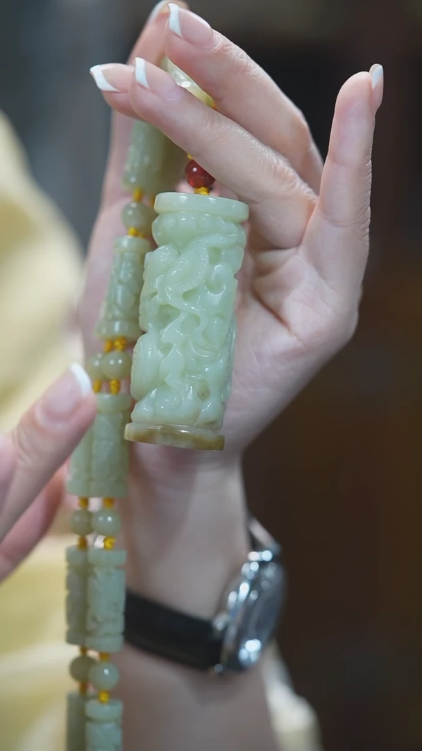 颈饰未镶嵌和田玉龙柱