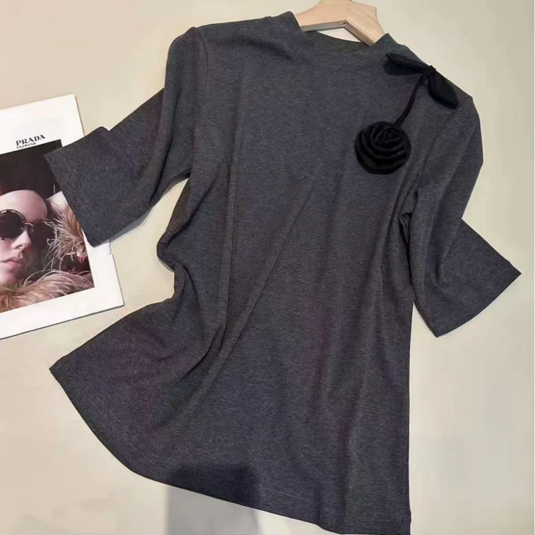 2025早秋法式领口花朵装饰常规款圆领中袖时尚显瘦休闲纯色女9088