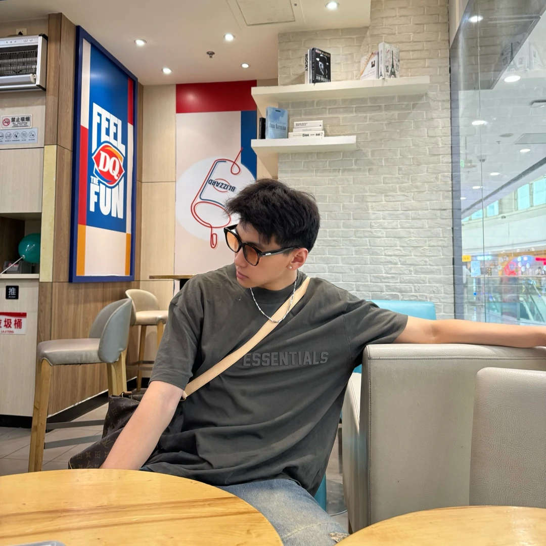 23胸前单排硅胶印花字母圆领短袖美式潮流宽松休闲情侣款半袖