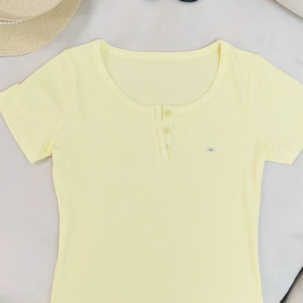 2025新款时尚百搭夏日风短款修身纯色纽扣上衣T恤女-FE937