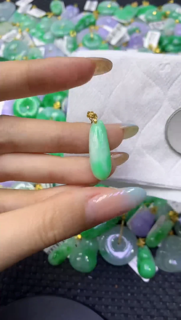 颈饰未镶嵌翡翠天然缅甸翡翠A货