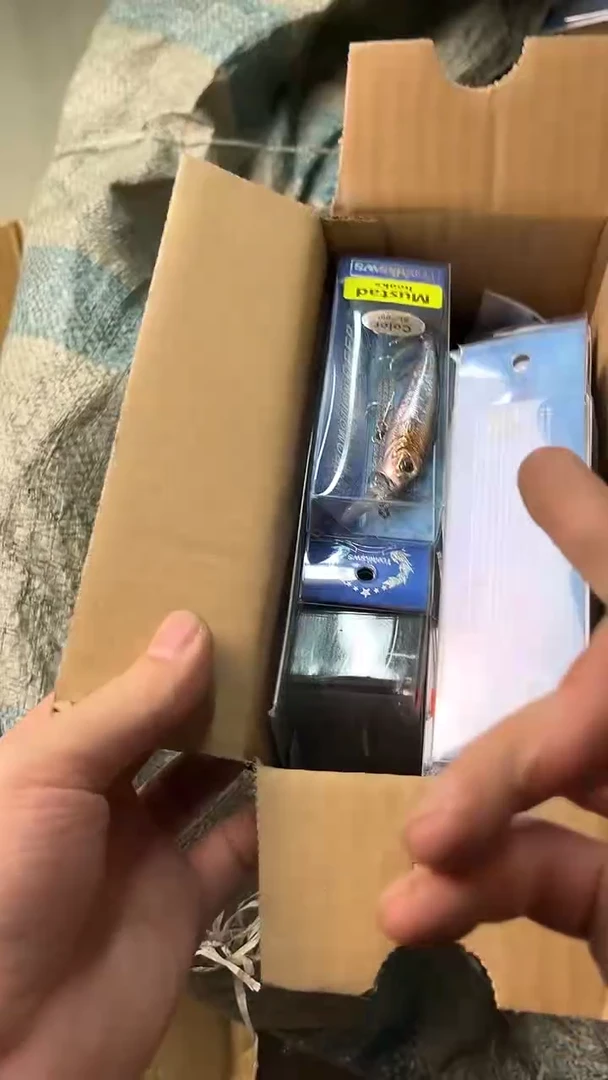 爱****星中古鱼竿，实物以直播间为准