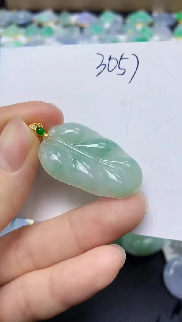 翡翠未镶嵌颈饰 天然缅甸翡翠A货