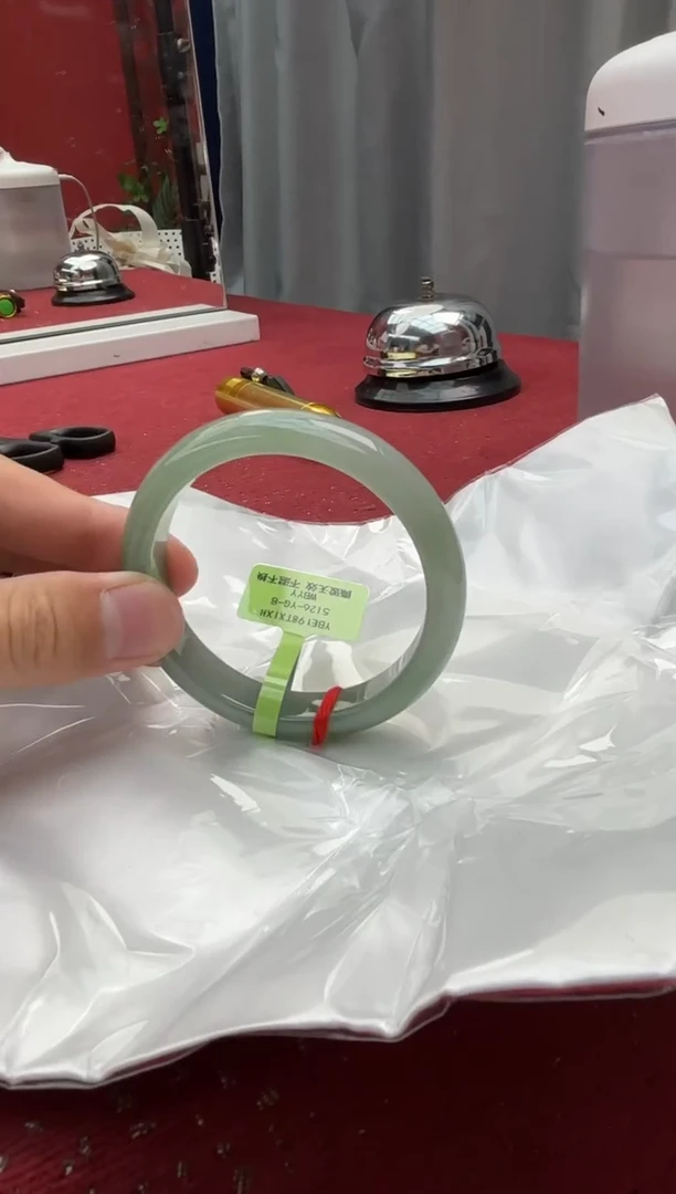 未镶嵌手镯翡翠翡翠手镯1
