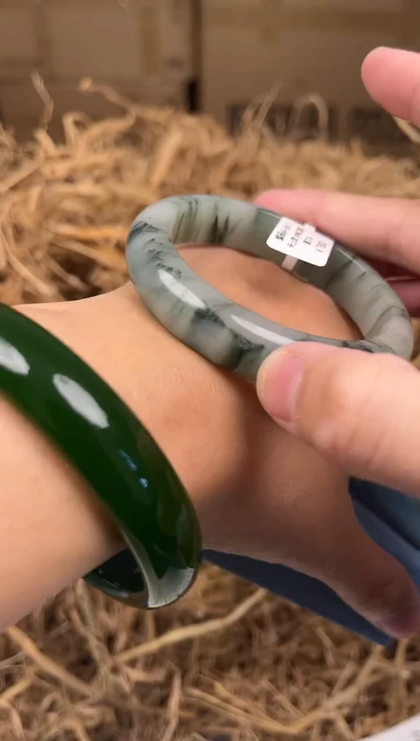 未镶嵌手镯石英质玉编码A0631