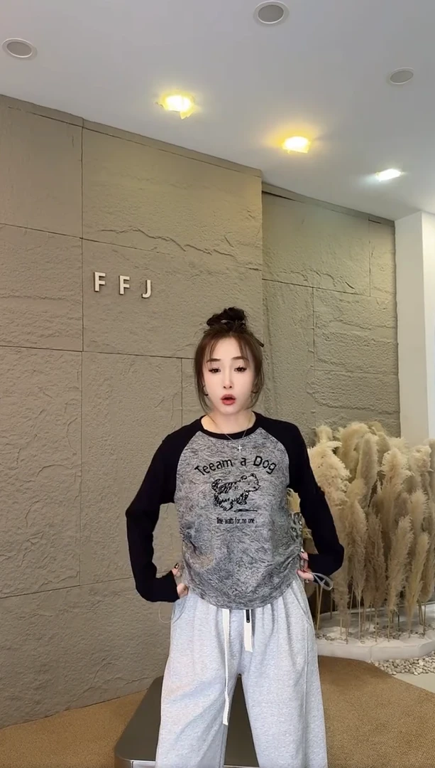 字母秋冬修身打底衫女欧货辣妹内搭长袖T恤2025气质ins圆领