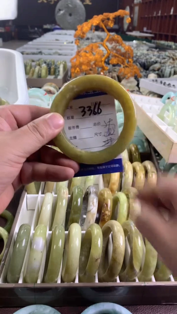 蛇纹石玉未镶嵌手镯3366