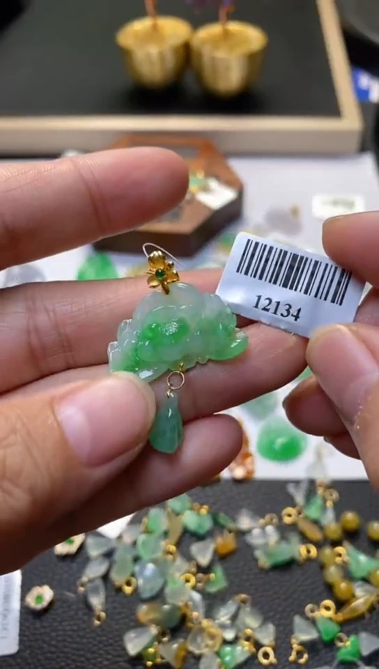 翡翠18K金镶嵌颈饰翡翠净货12134