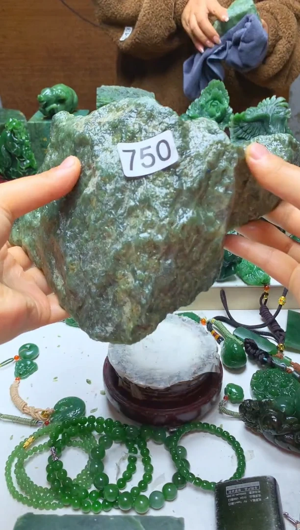 未镶嵌和田玉摆件1