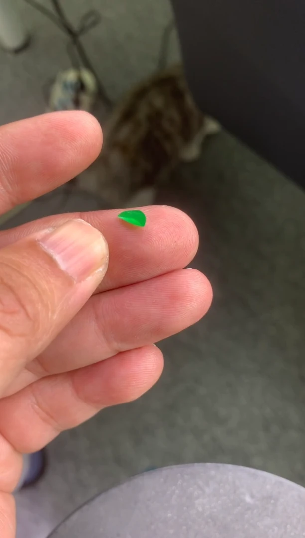 颈饰未镶嵌翡翠哈*嘻随型