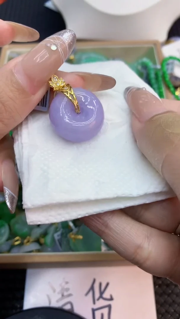 颈饰未镶嵌翡翠1