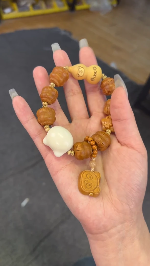 【闪购商品】菩提根/象牙果吊坠 龙纹桃核福娃手持