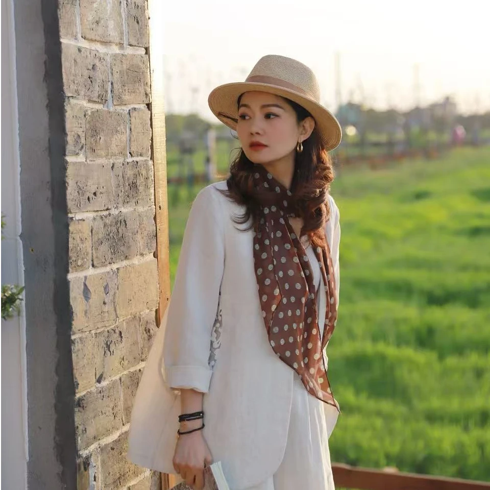 凡妈搭配同款脖子上的丝巾时尚百搭气质夏季简约休闲复古多功能