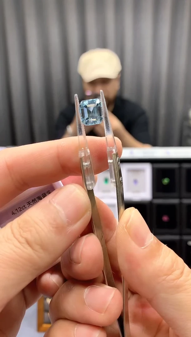裸石海蓝宝石4.12ct 17