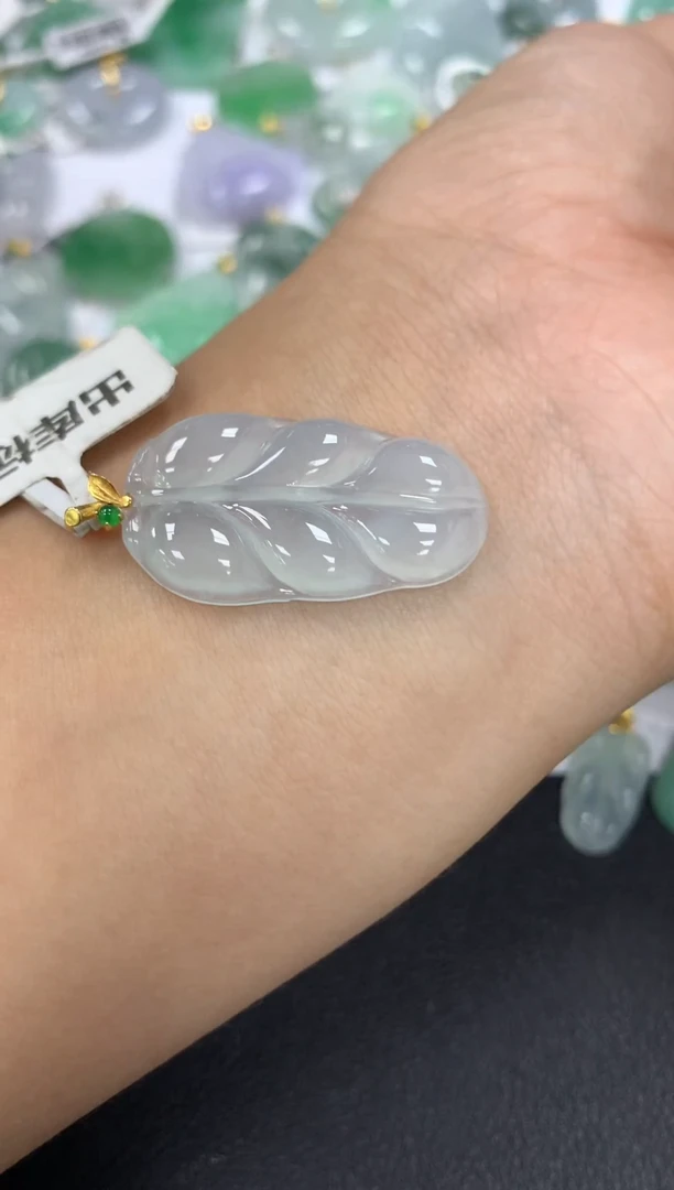 颈饰18K金镶嵌翡翠a货假一赔三支持复检百元上9元证书费自理