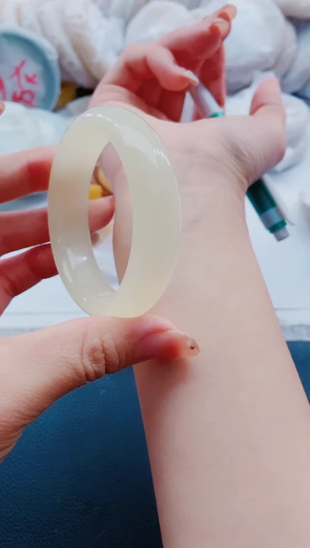 未镶嵌手镯石英质玉L75-53-54