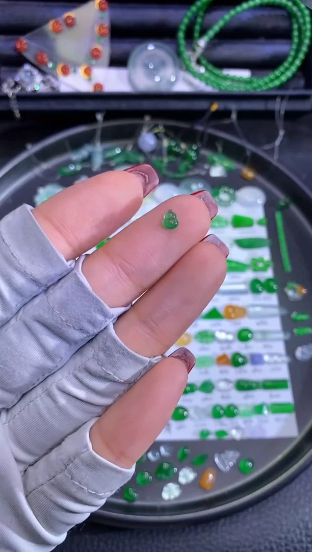 未镶嵌挂件翡翠葫芦