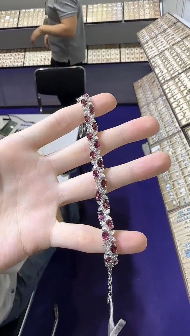 【闪购商品】石榴石手链银S925镶嵌设计款