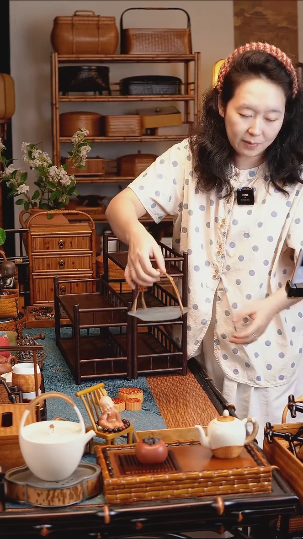 波浪青绿云彩盘